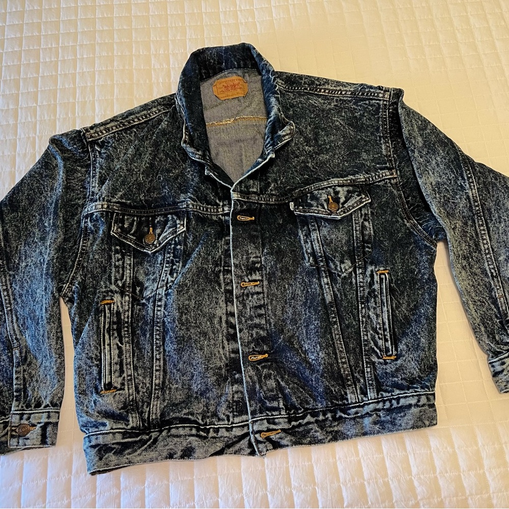 Vintage Levi’s Denim TruckerJacket Dark Acid Wash